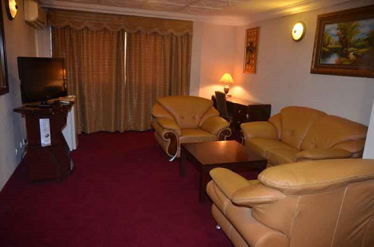 Hotel Palm Beach Ouagadougou Eksteriør bilde