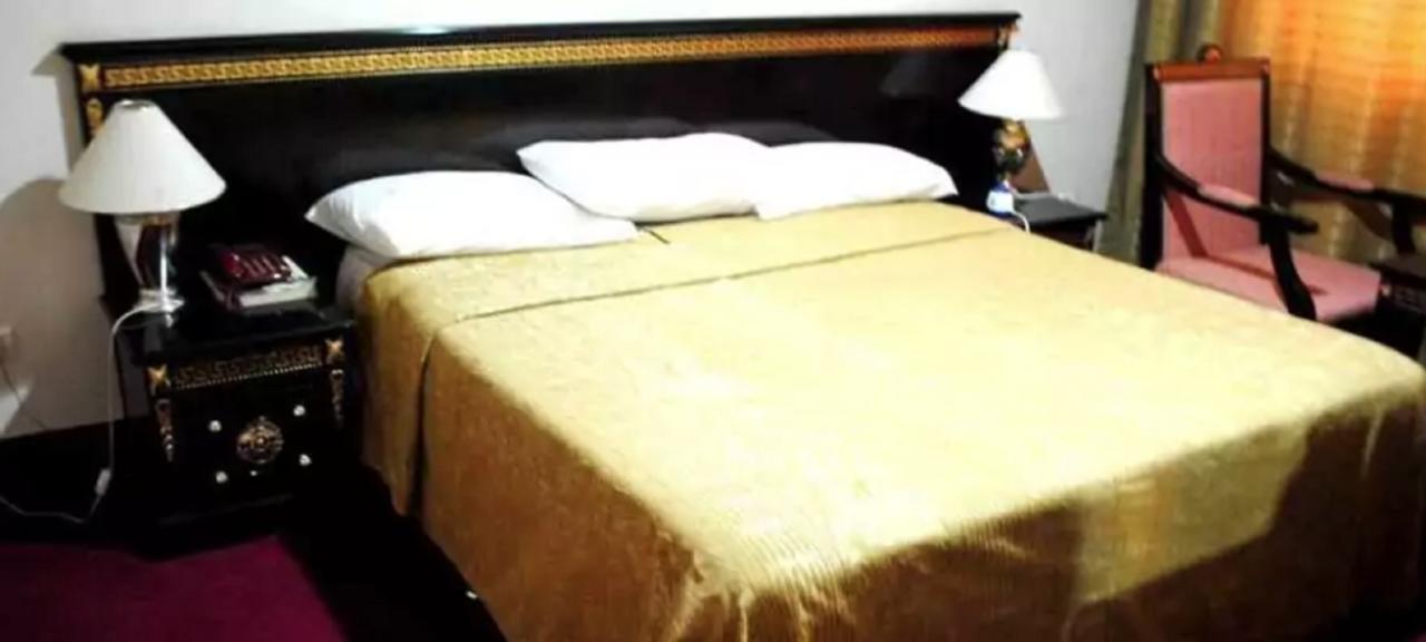 Hotel Palm Beach Ouagadougou Eksteriør bilde