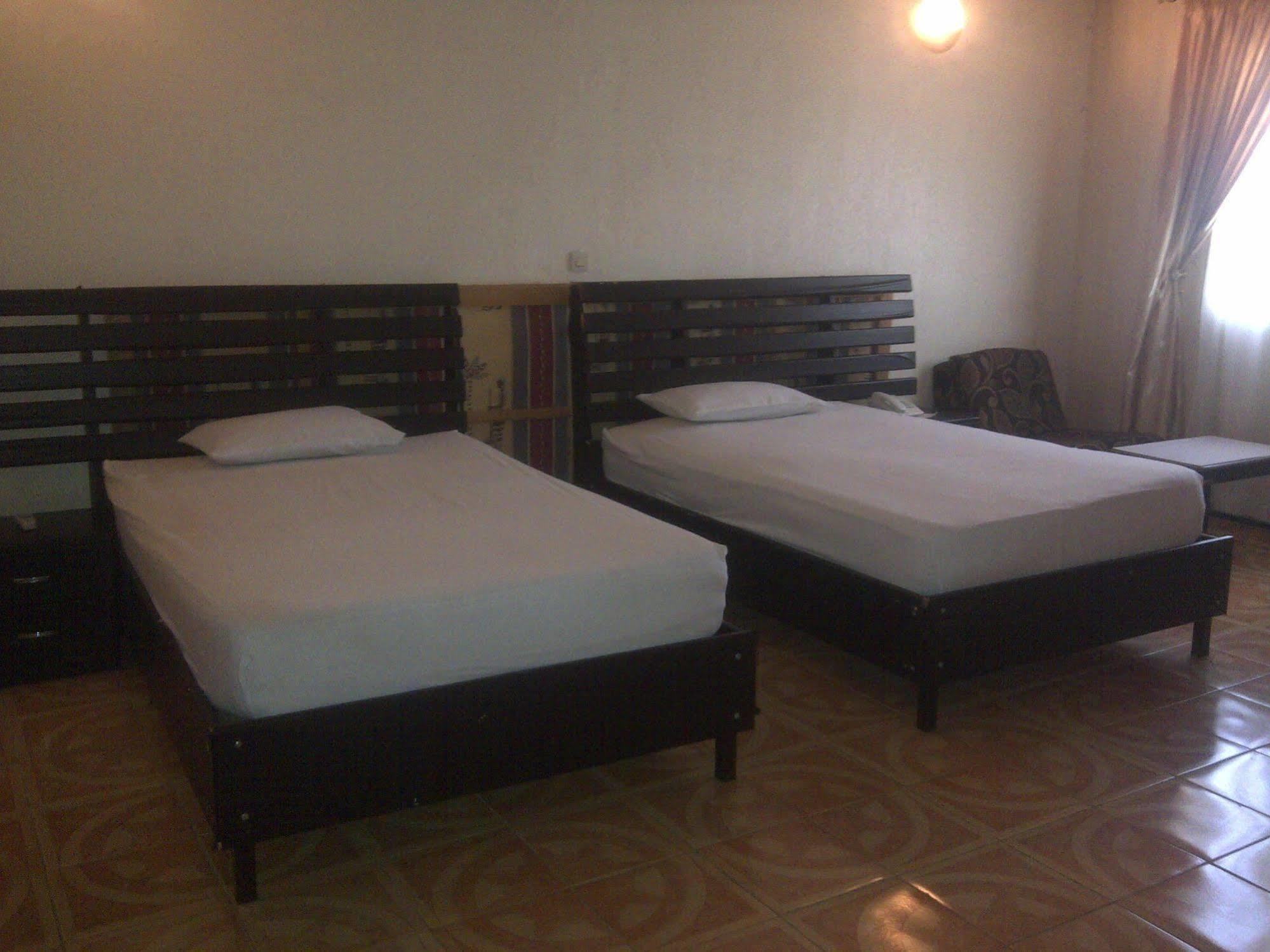 Hotel Palm Beach Ouagadougou Eksteriør bilde